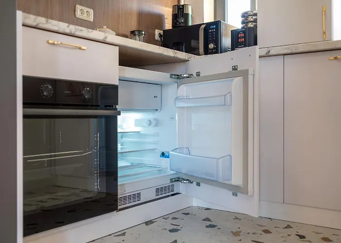 Appartement Golden View - Breathtaking Location - Center Boekarest