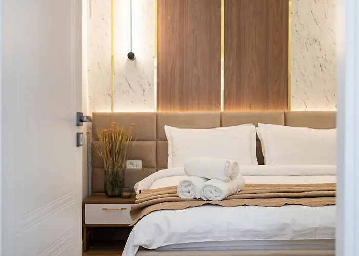 Golden View - Breathtaking Location - Center Appartement Boekarest