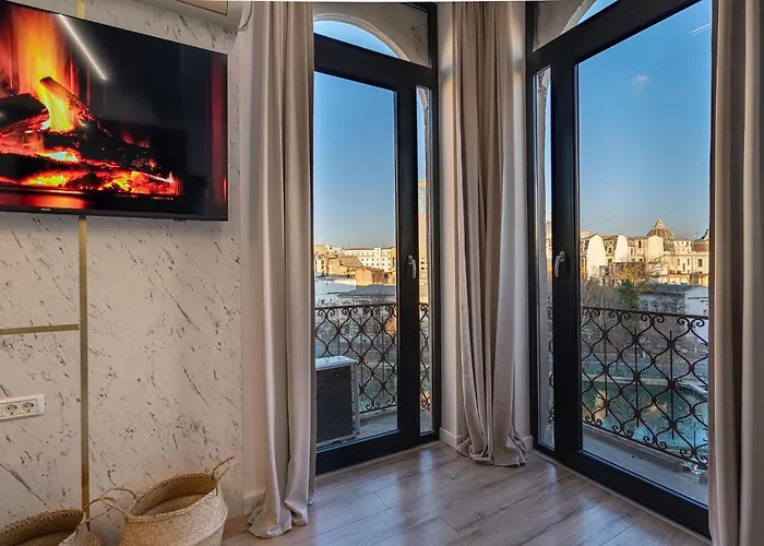 Golden View - Breathtaking Location - Center Boekarest
