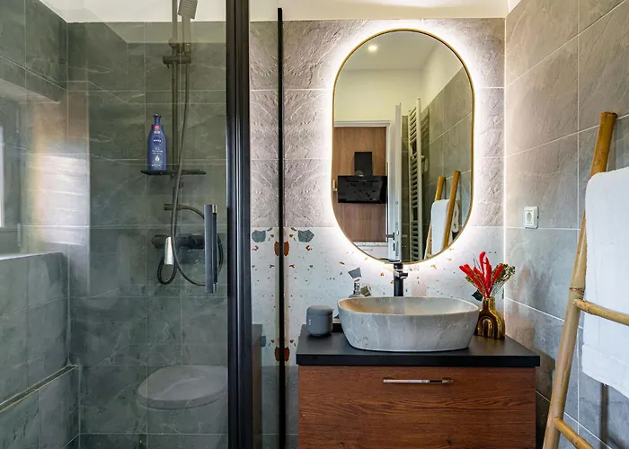 Appartement Golden View - Breathtaking Location - Center Boekarest