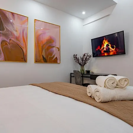 Golden View - Breathtaking Location - Center Boekarest