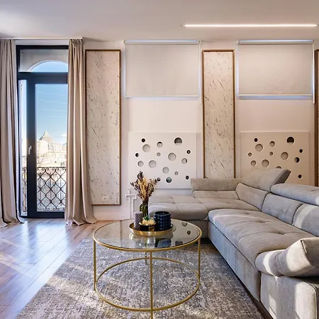 Golden View - Breathtaking Location - Center * Boekarest