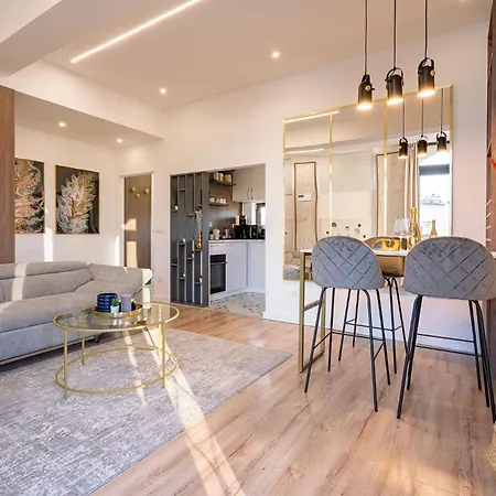 Golden View - Breathtaking Location - Center Appartement Bucarest