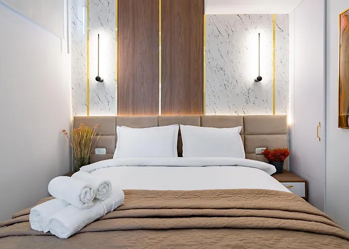 Golden View - Breathtaking Location - Center *