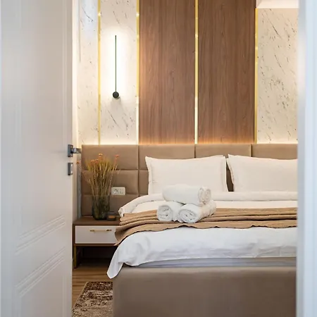 Golden View - Breathtaking Location - Center Apartment Bukarest