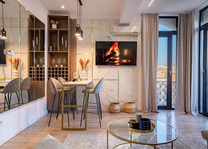 Apartament Golden View - Breathtaking Location - Center *