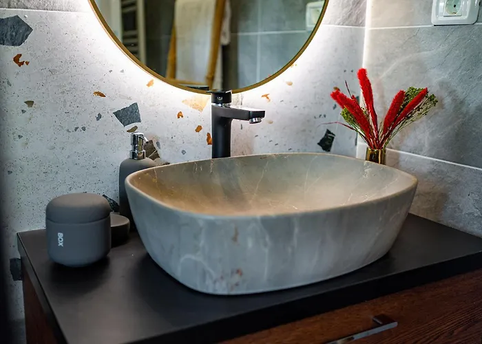 Golden View - Breathtaking Location - Center *