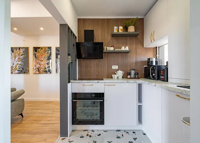 Apartament Golden View - Breathtaking Location - Center *